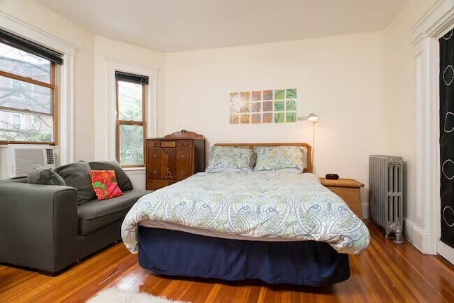 Building Photo - 6 Chatham St