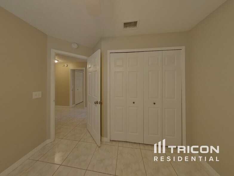 Building Photo - 831 Monroe Harbor Pl