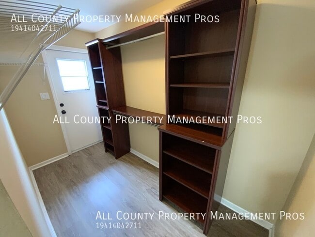 Building Photo - 811 33rd St Ct W