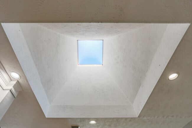 Building Photo - 1110 Cambrian Park Ct