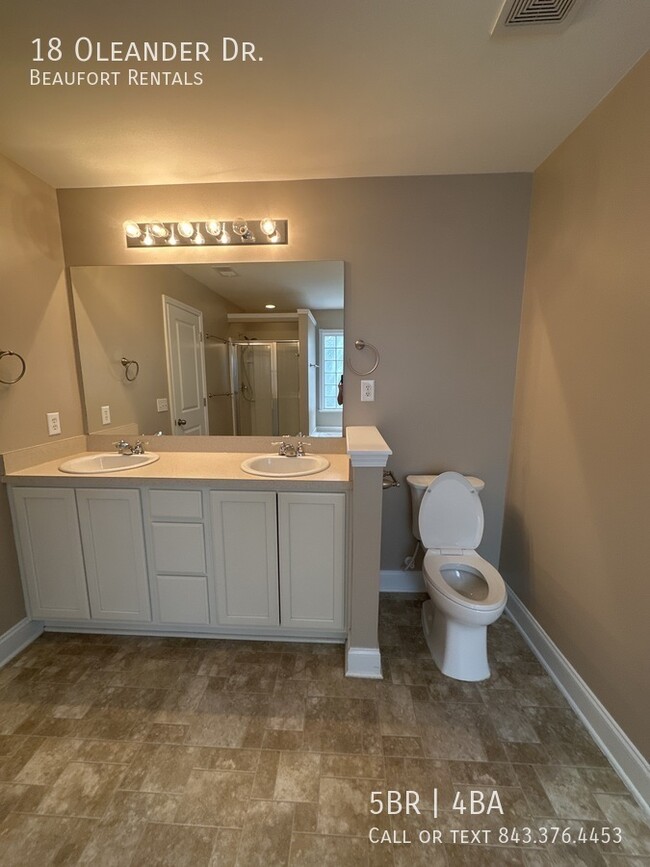 Building Photo - 18 Oleander Dr
