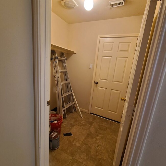Building Photo - 16786 N Blue Jay Dr