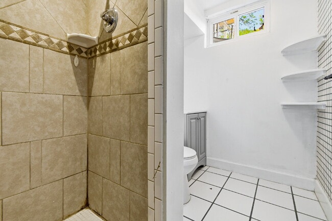 Building Photo - Charming 3-Bedroom with 2 Baths and Extra Room in Basement!