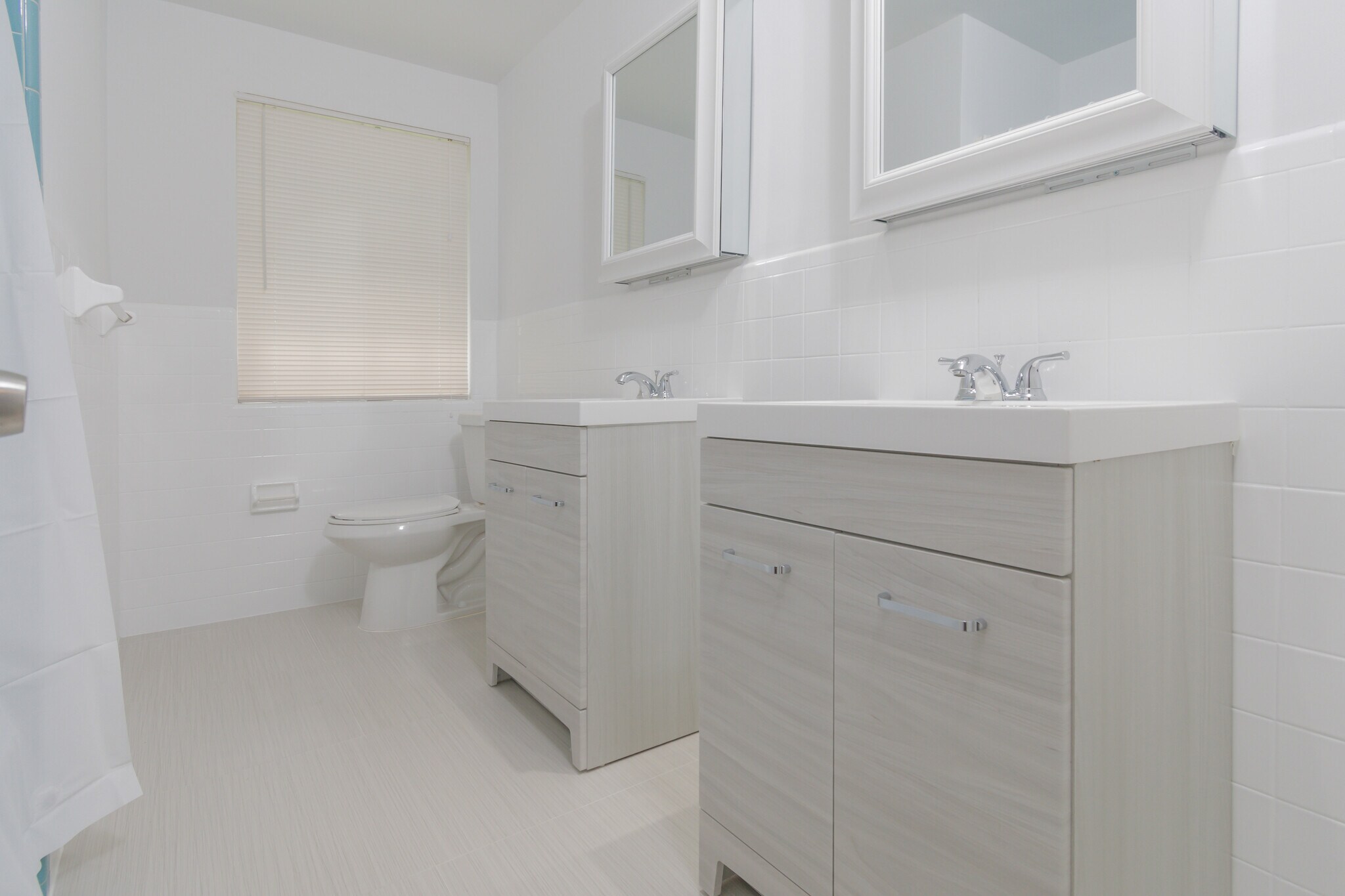 Dual Sink Bathroom - 3912 Ponce de Leon Blvd