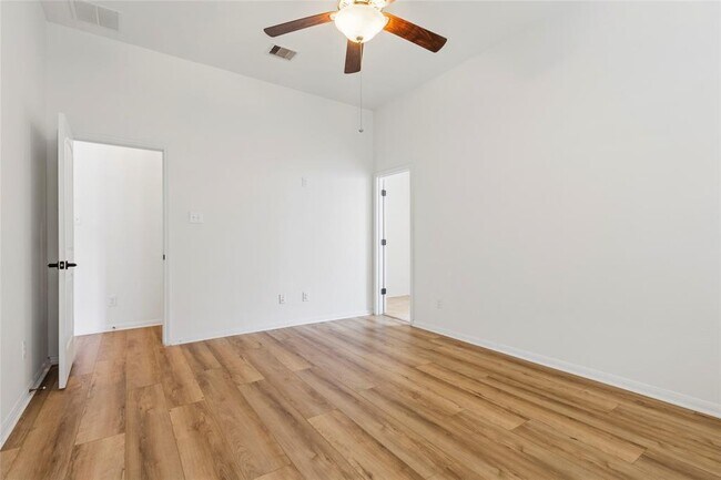Building Photo - 9427 Harmony Lake Ln