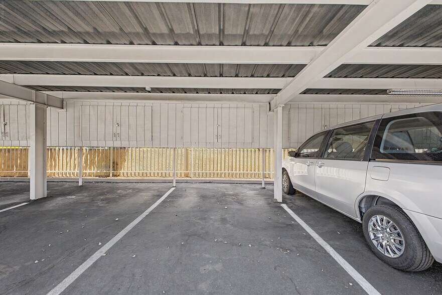 Building Photo - 7474 E Earll Dr