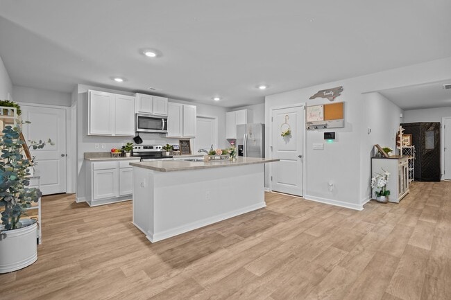 Building Photo - 402 Folkstone Rd