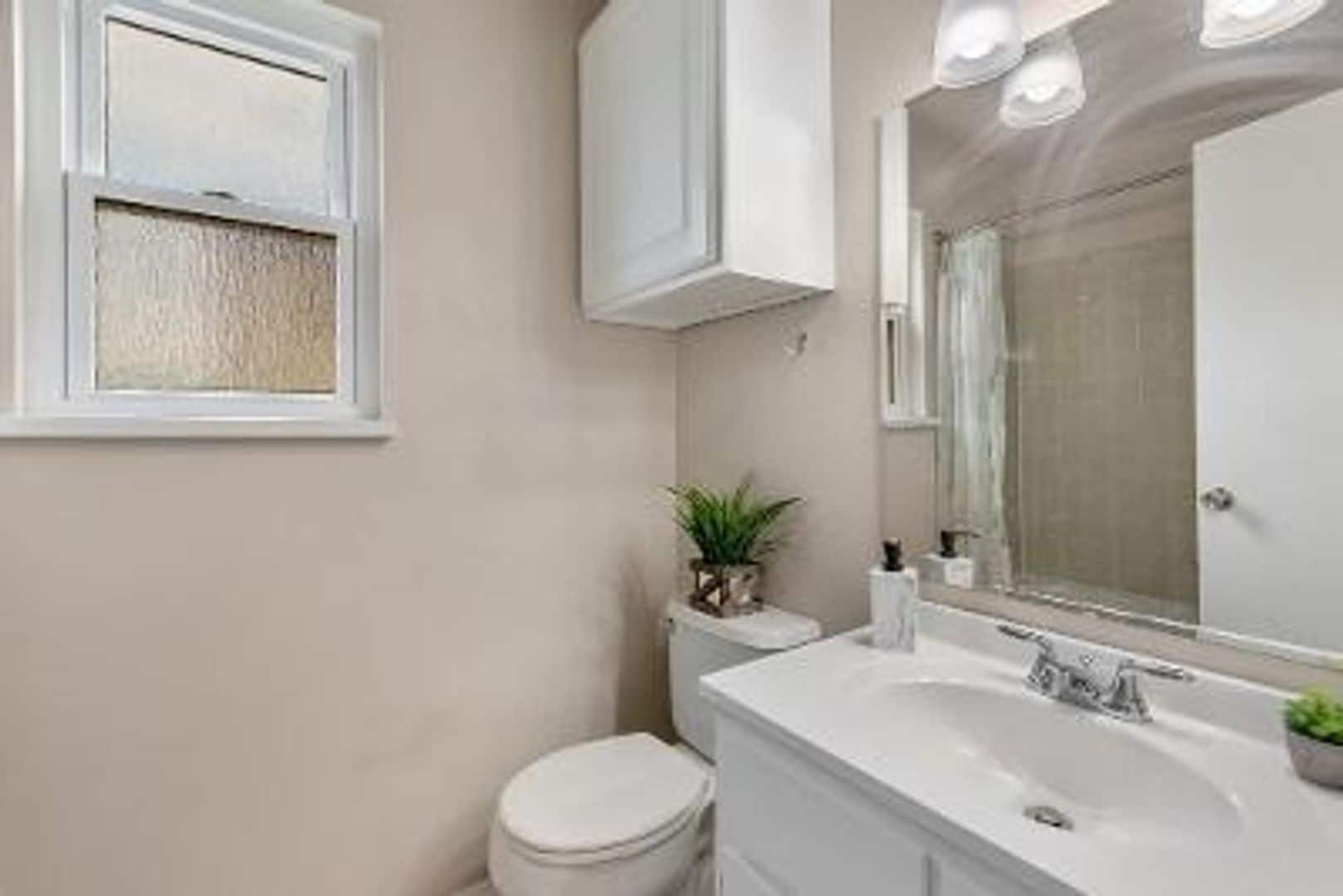 Building Photo - 5555 Denmark Ct