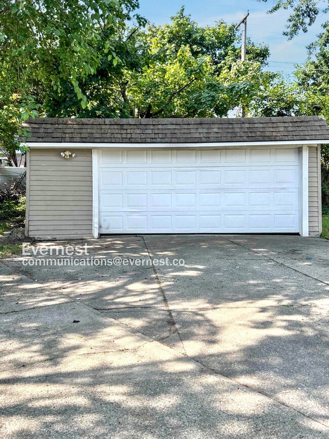 Building Photo - 18410 Landseer Rd