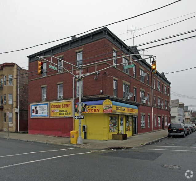 Building Photo - 58 Hamilton Ave