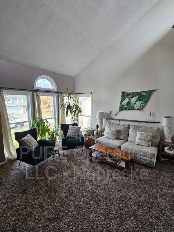 Building Photo - 5039 S 163rd Ave