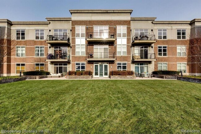 Building Photo - 66 Winder St