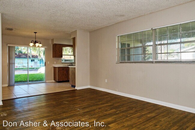 Building Photo - 2 br, 1 bath House - 760 E. Magnolia Avenue