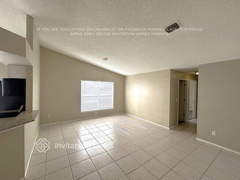 Building Photo - 4704 Bloom Dr