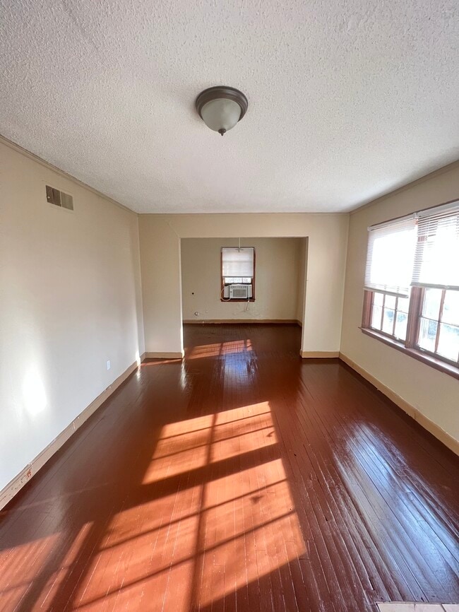 Building Photo - Great Home For Rent