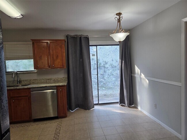 Building Photo - 21600 Long Hill Dr