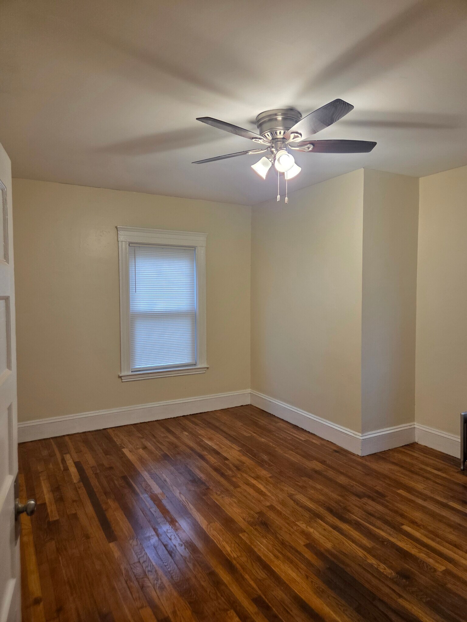 Building Photo - 82 Brent St