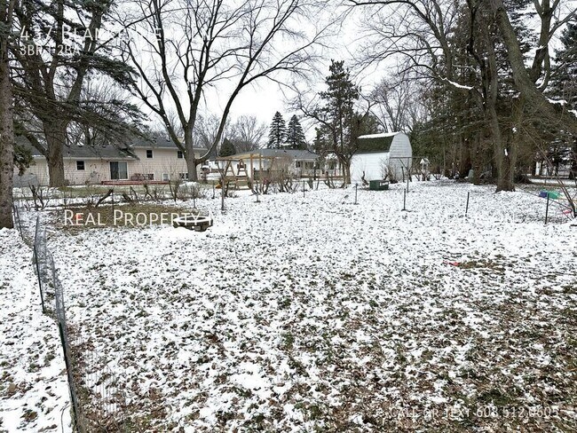 Building Photo - 437 Blankenheim Ln