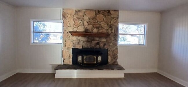 Building Photo - Fully Renovated Benbrook Beauty