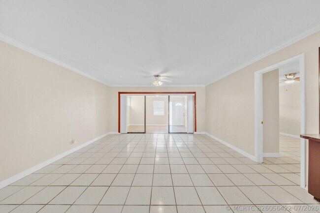 Building Photo - 221 NW 43rd Pl