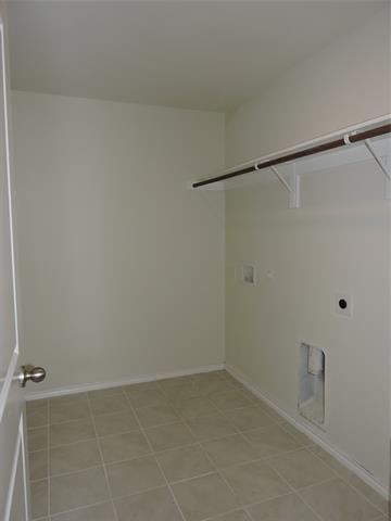 Building Photo - 305 Silo Cir