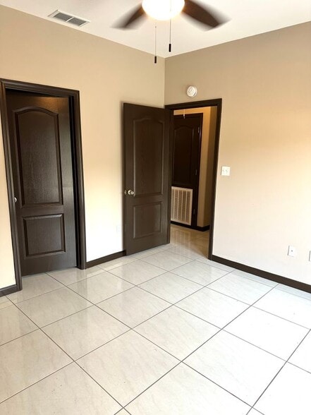 Building Photo - 537 Wild Rose Ln