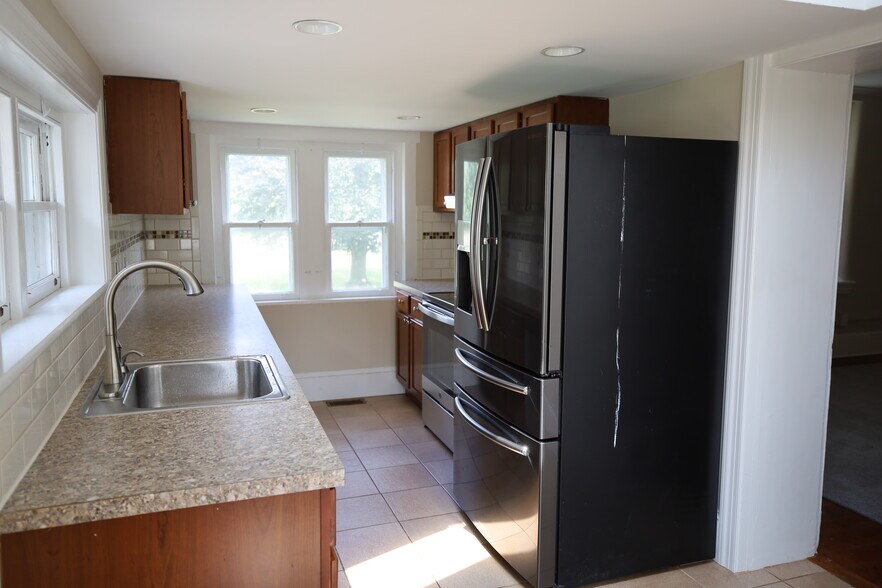 Building Photo - 3244 Skippack Pike