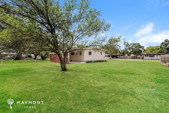 Building Photo - 1228 Vista Pl