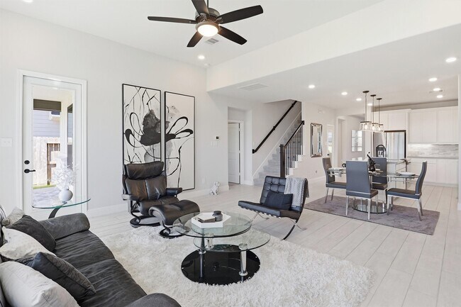 Building Photo - 10126 Water Harbor Dr