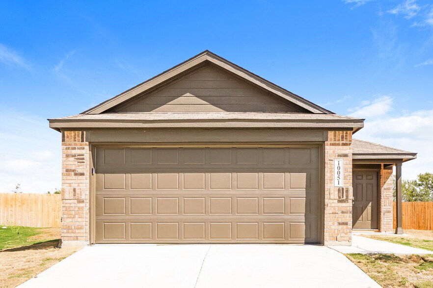 Primary Photo - 10051 Mather Way