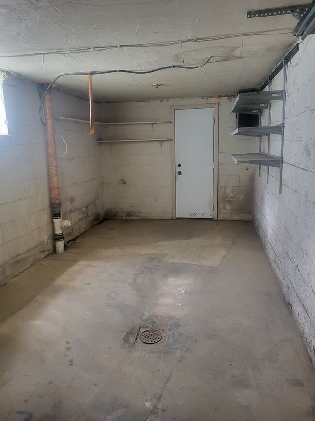 Building Photo - Beautiful 3 bedroom in Verona!