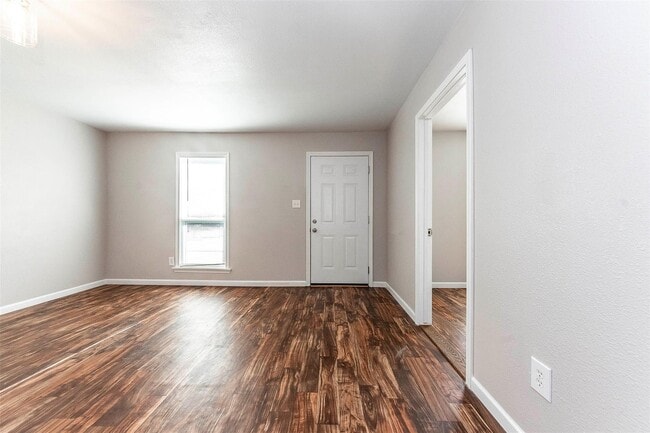 Building Photo - 123 S Carroll St