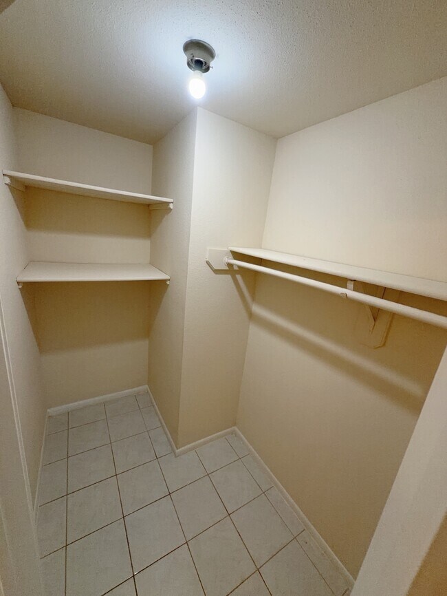 Building Photo - 6666 Harbor Town Dr