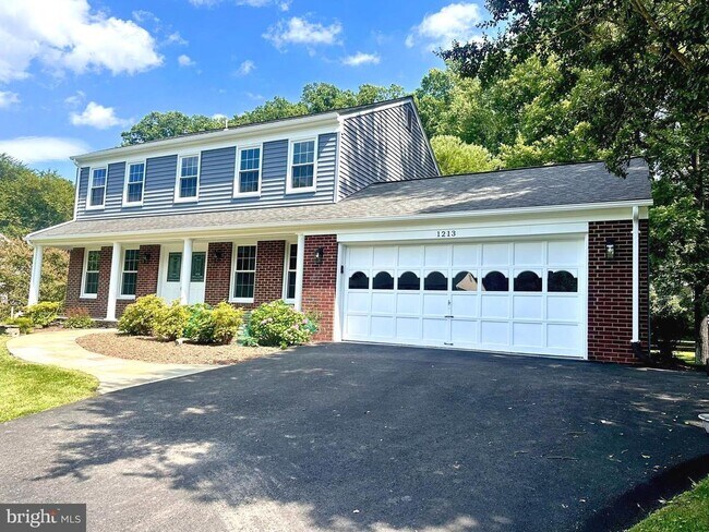 Primary Photo - 1213 Forestville Dr