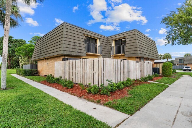 Building Photo - 2410 24th Way