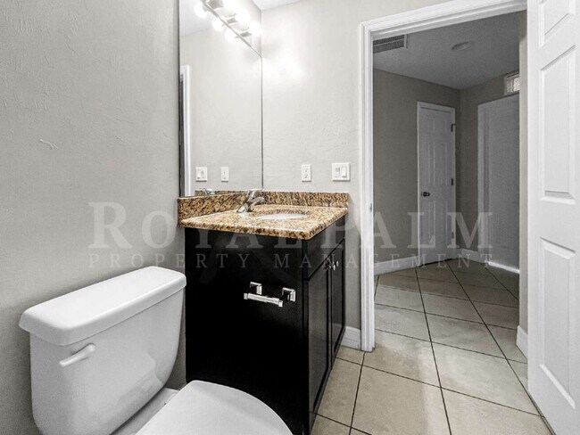 Building Photo - 3BR/2BA Cape Coral Rental - Washer... Dryer... Screened Lanai... This One Came Prepared