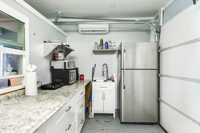 Building Photo - 4123 Avenue Q