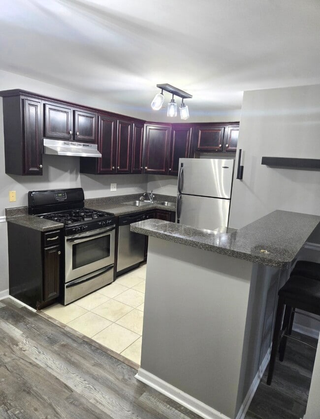 Building Photo - 213 E Liberty St