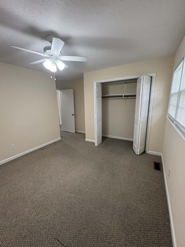 Building Photo - 2119 Rock Creek Dr