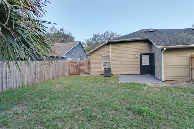 Building Photo - 438 Jennifer Ln