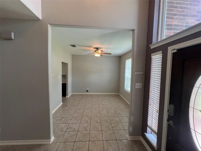 Building Photo - 11718 Short Trail Ln
