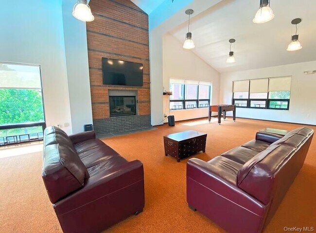 Building Photo - 9 Charles Ln