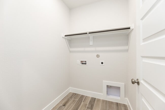 Building Photo - 26319 Camden Cyn Ave