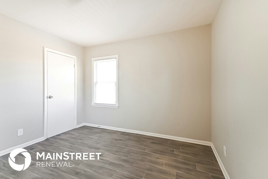 Building Photo - 3653 Elm Park Rd