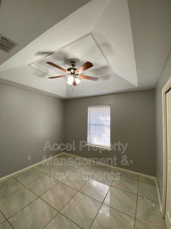 Building Photo - 701 Sandpiper Ave