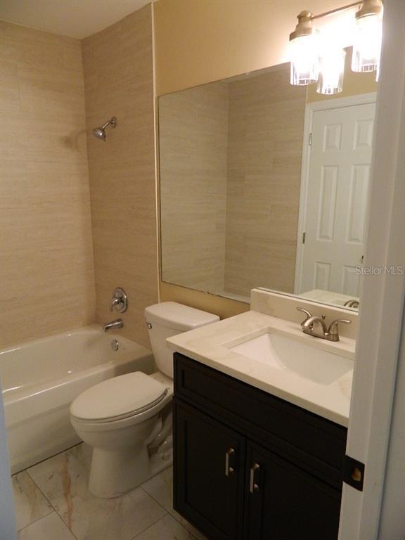 Building Photo - 672 Roaring Dr