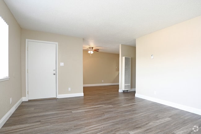 2BR,1BA-1000SQ - Arden Park