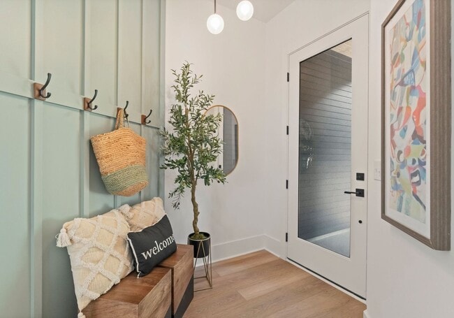 Building Photo - 2008 St John St