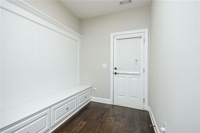 Building Photo - 1299 Linden Ct