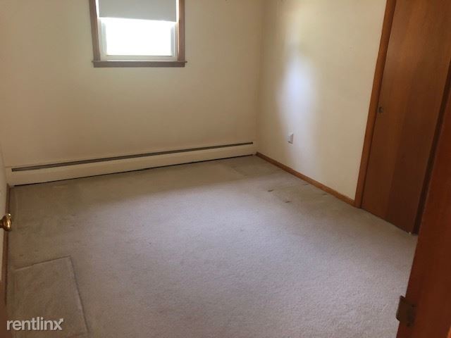 Building Photo - 3 br, 1 bath House - 44 Topsfield cir